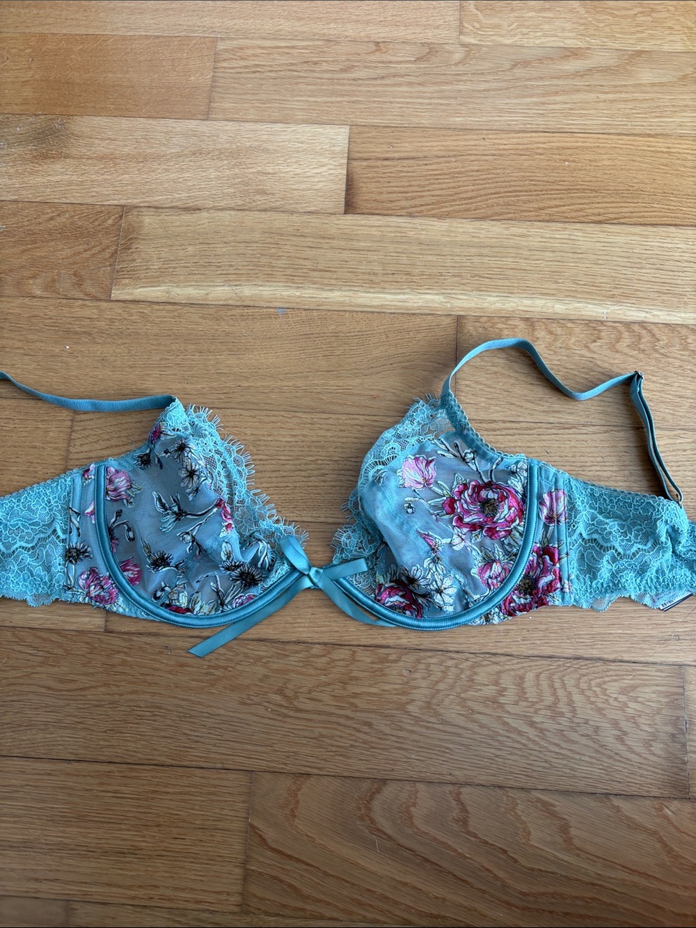 Victoria's Secret Aqua Floral Lace Underwire Bra